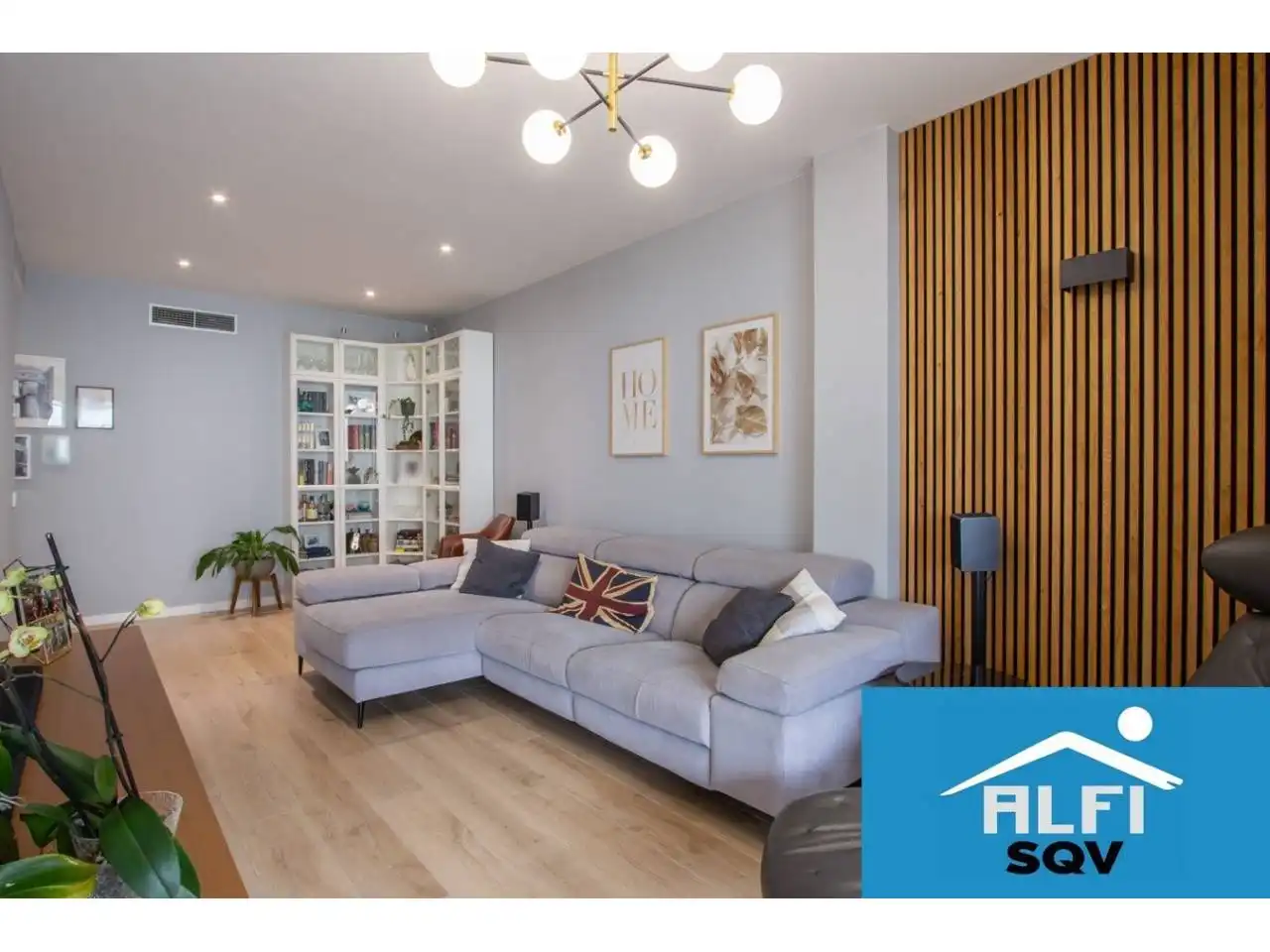 Living room of Flat for sale in Sant Cugat del Vallès  with Air Conditioner, Heating and Terrace