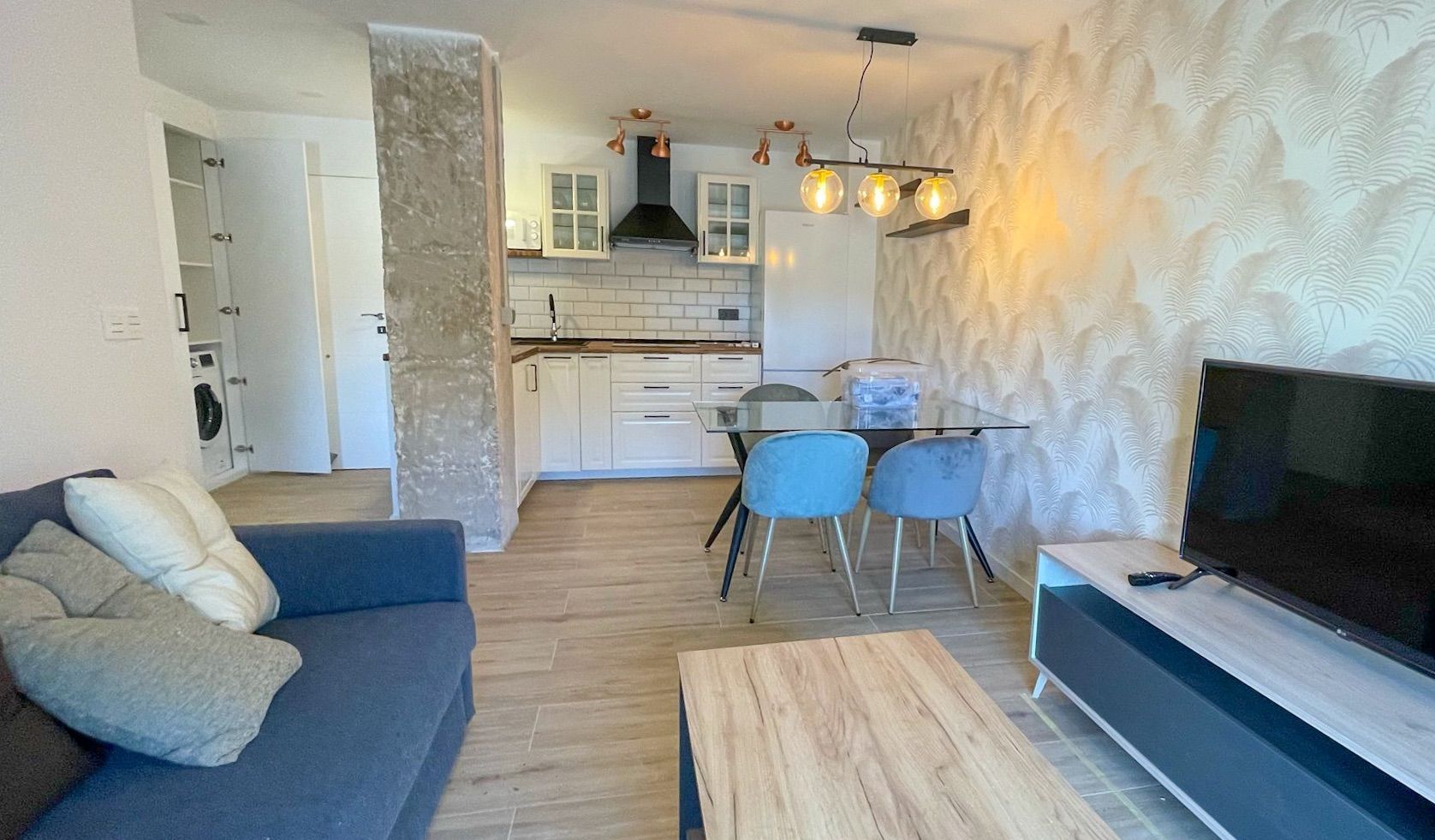 Living room of Flat to rent in Torrevieja  with Swimming Pool, Furnished and TV