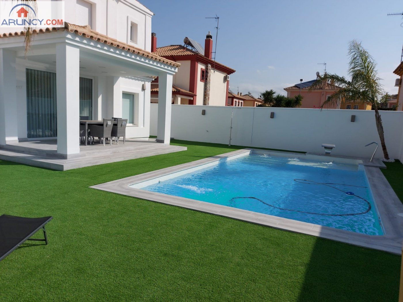 Swimming pool of House or chalet for sale in Montequinto  with Air Conditioner, Heating and Storage room
