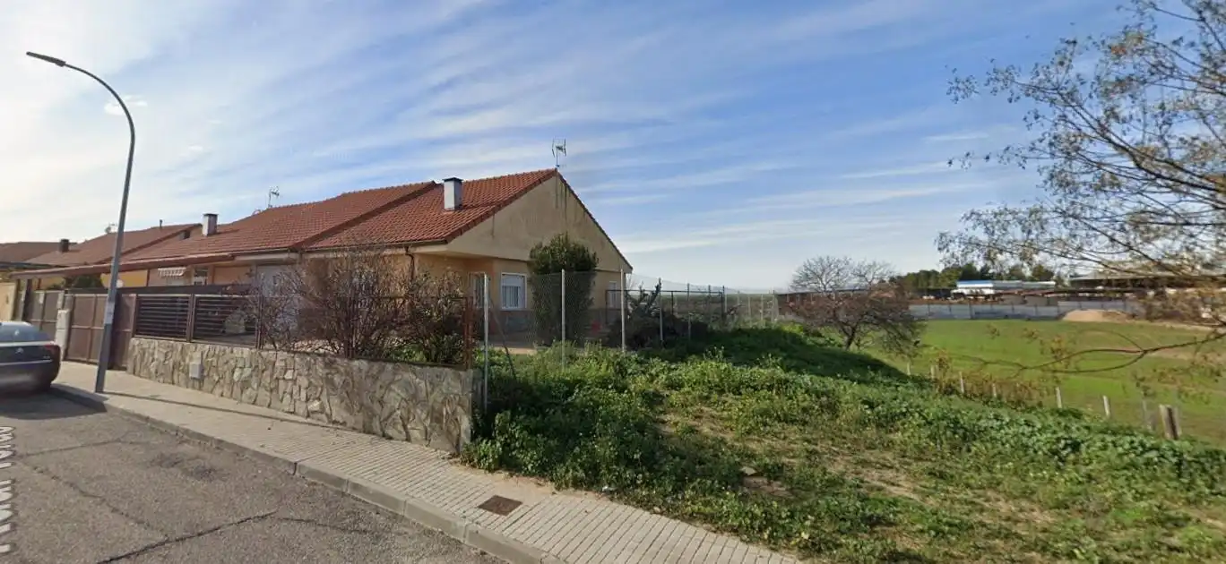 Casa adosada en venta en Novés