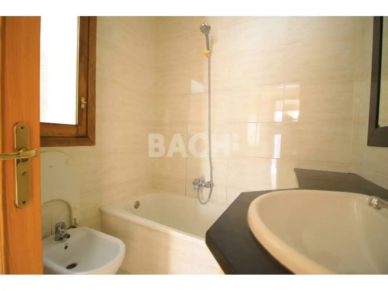 Bathroom of Flat for sale in Vic  with Heating and Balcony