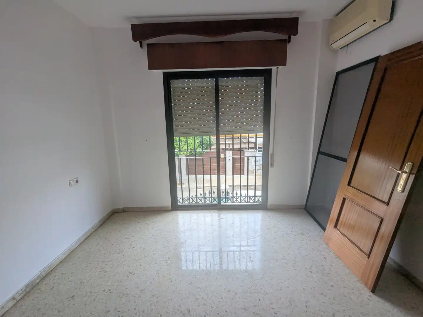 Habitación de Casa adosada en venta en Sevilla con Balcón