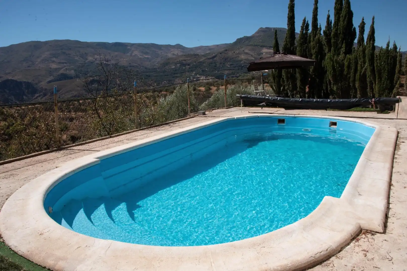 Swimming pool of Country homes for sale in El Pinar, Granada
