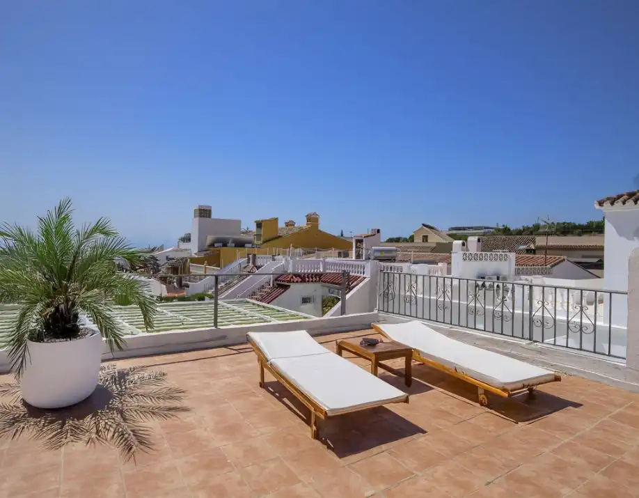 Terraza de Piso en venta en Fuengirola con Amueblado, Horno y Lavadora