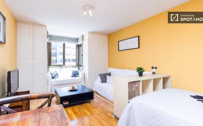 Bedroom of Flat to rent in  Madrid Capital  with Air Conditioner, Heating and Furnished