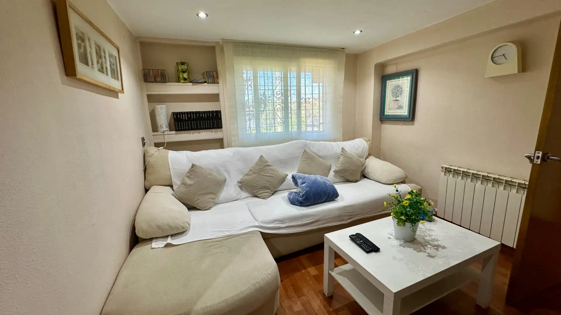 Sala de estar de Casa o chalet en venta en Rubí con Aire acondicionado, Calefacción y Jardín privado