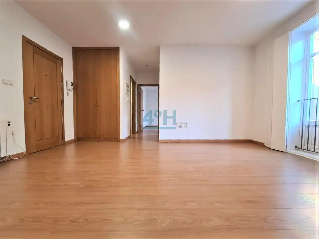Estudi de lloguer en Ourense Capital  amb Calefacció i Parquet