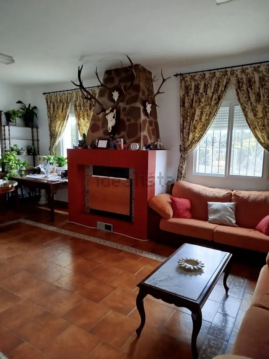 Sala d'estar de Casa o xalet en venda en Villar del Pozo amb Aire condicionat, Jardí privat i Piscina