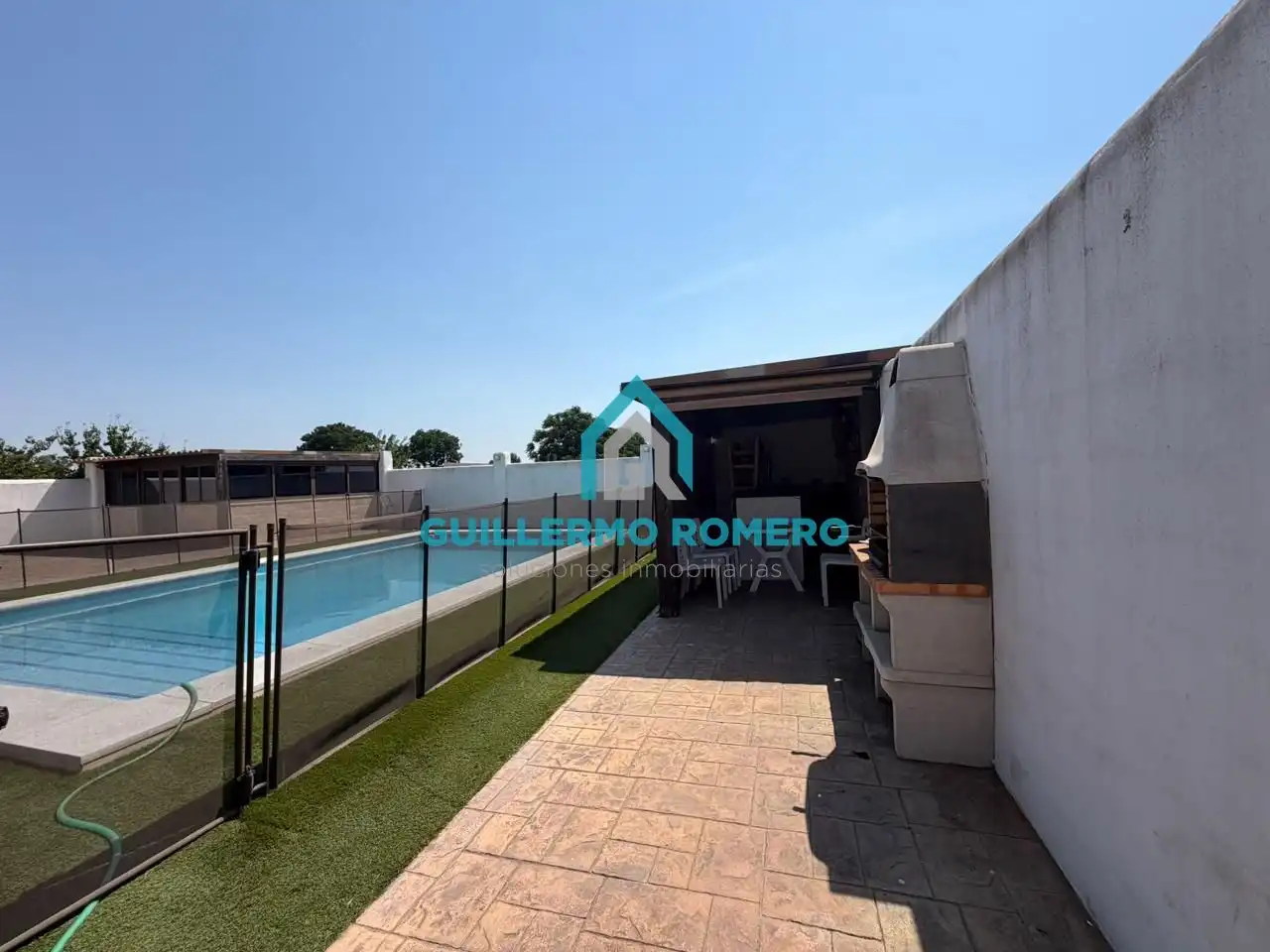 Swimming pool of Country homes for sale in La Puebla del Río