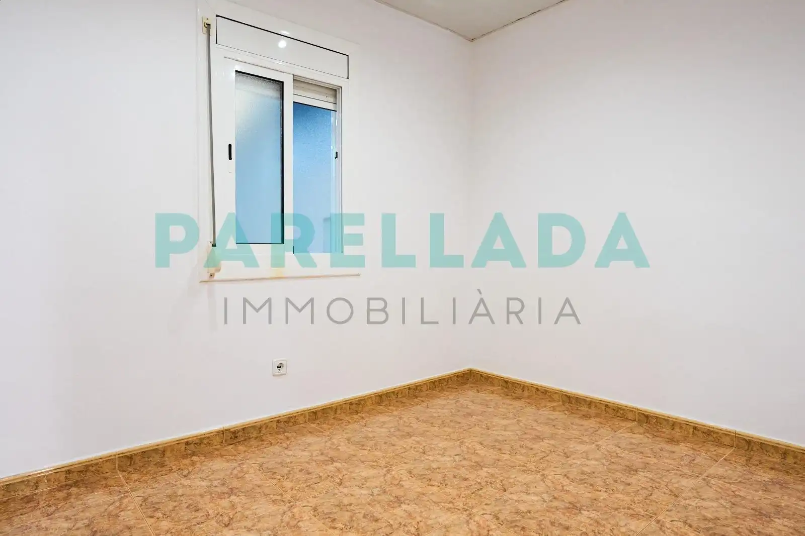 Bedroom of Flat for sale in Badalona