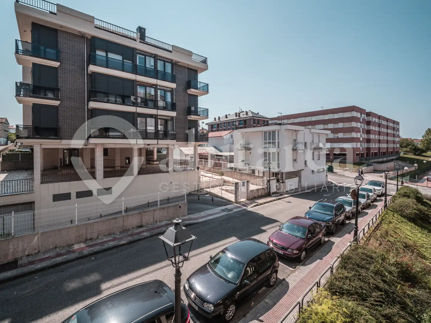 Vista exterior de Pis en venda en Camargo amb Calefacció, Parquet i Terrassa
