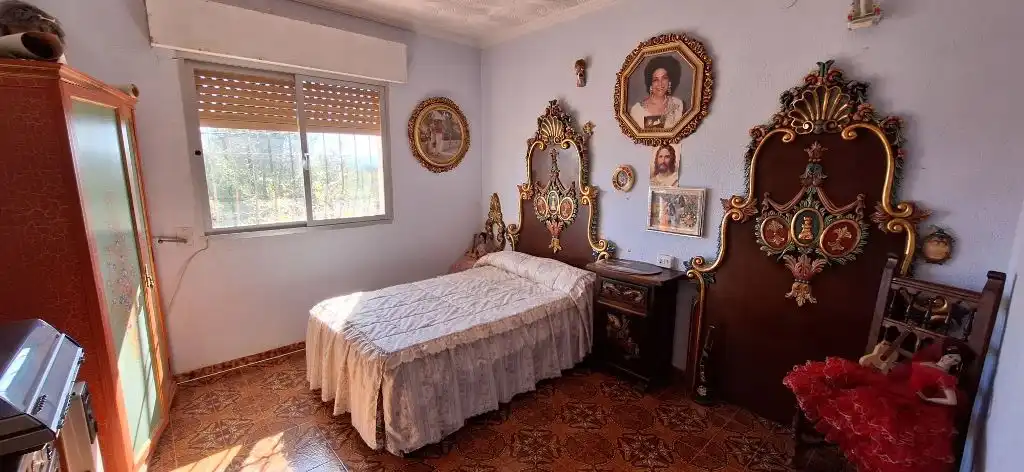 Dormitori de Casa o xalet en venda en Navarrés amb Jardí privat, Terrassa i Piscina