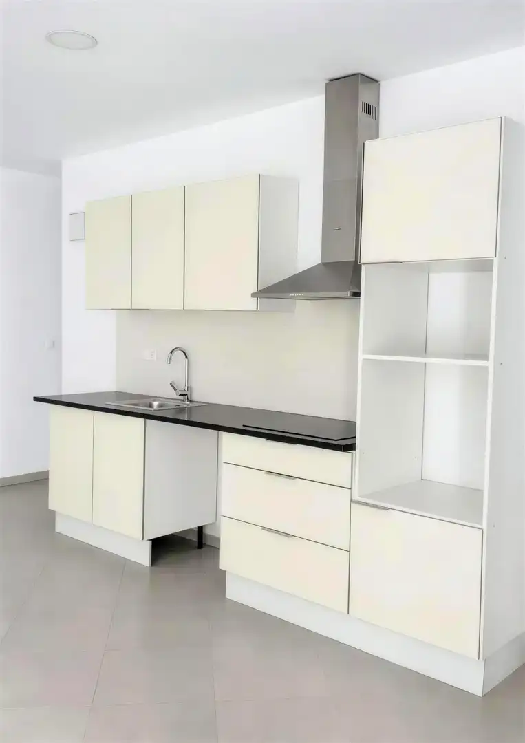 Bajo en venta en Calle Deportista Vicente Pastor, imagen 4
