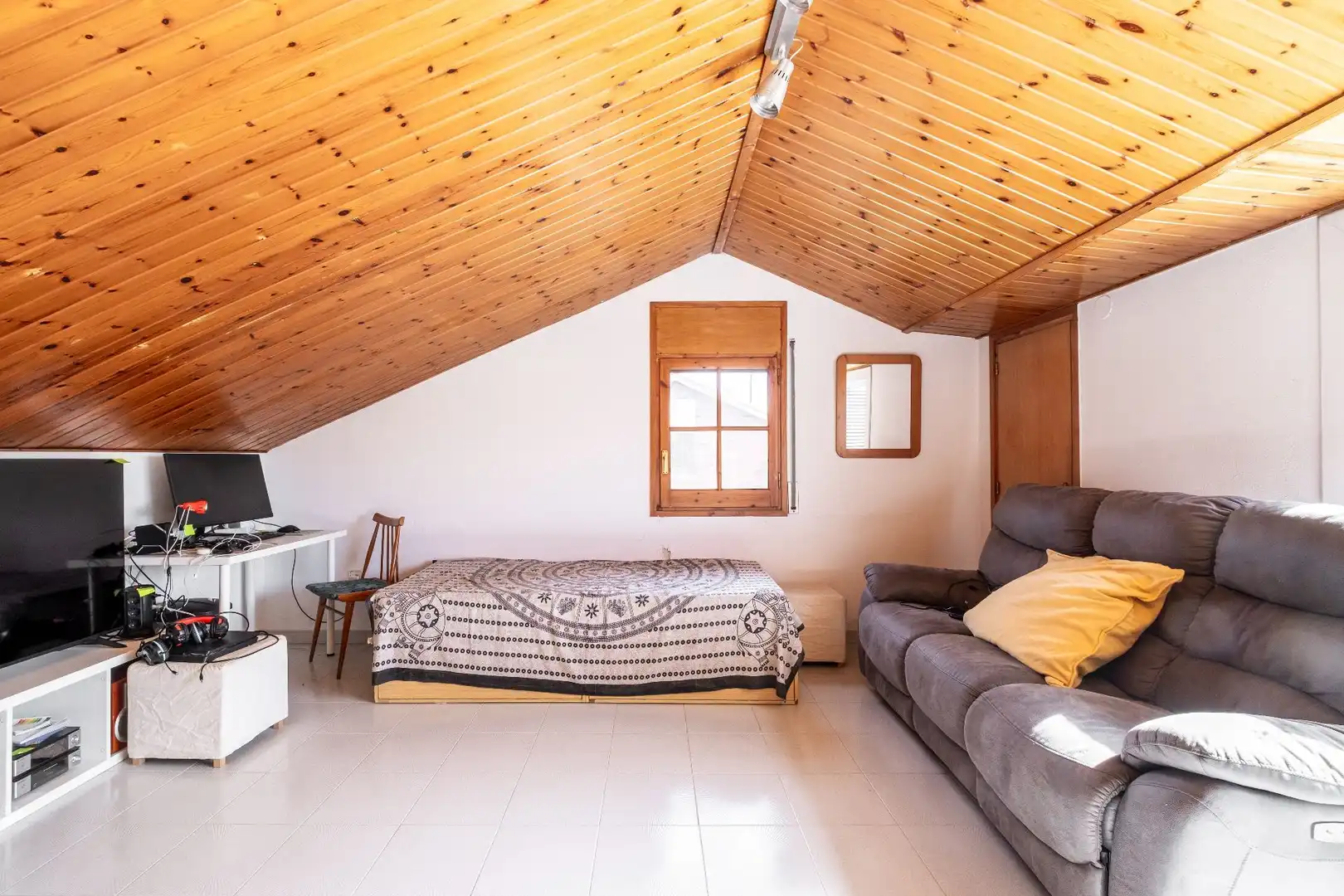 Detached homes for sale in Sector Est