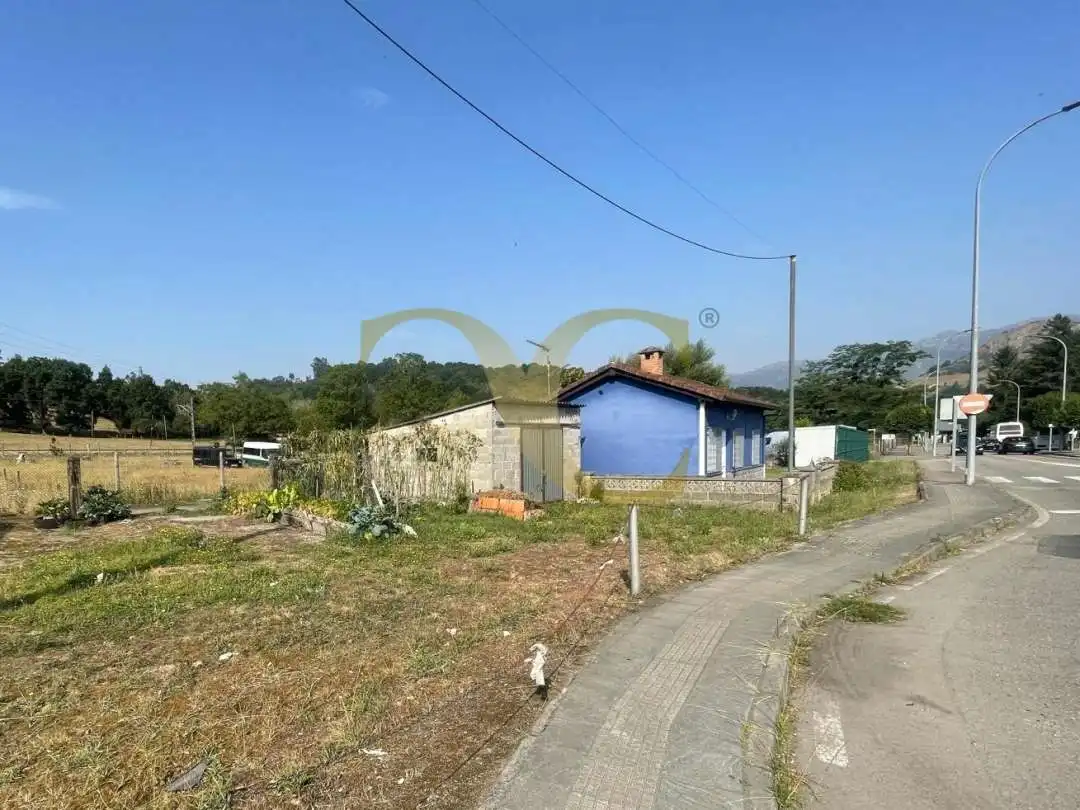 Casa o xalet en venda en Parres amb Calefacció, Jardí privat i Traster