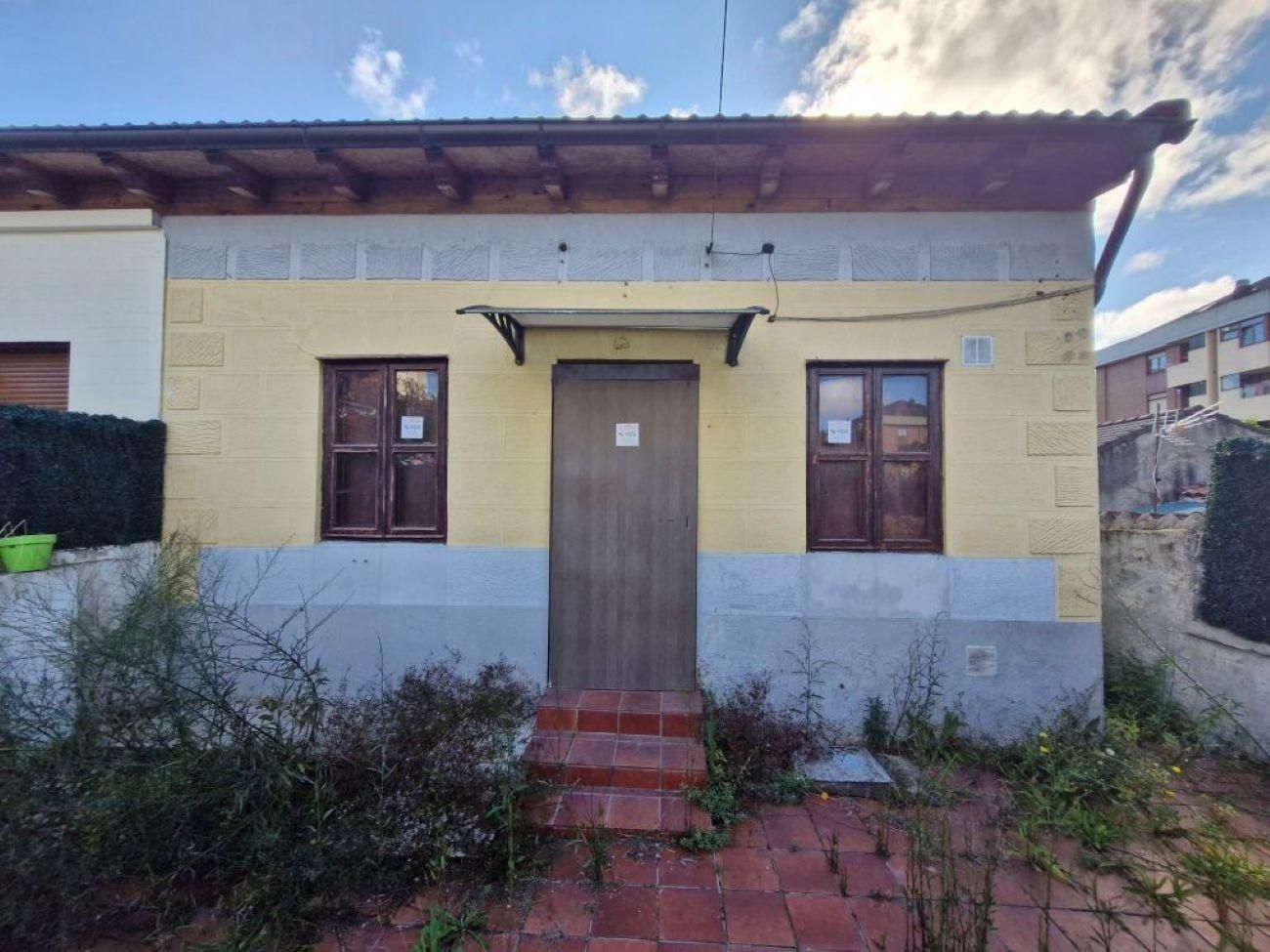 Vista exterior de Casa o xalet en venda en Santander amb Jardí privat, Terrassa i Traster