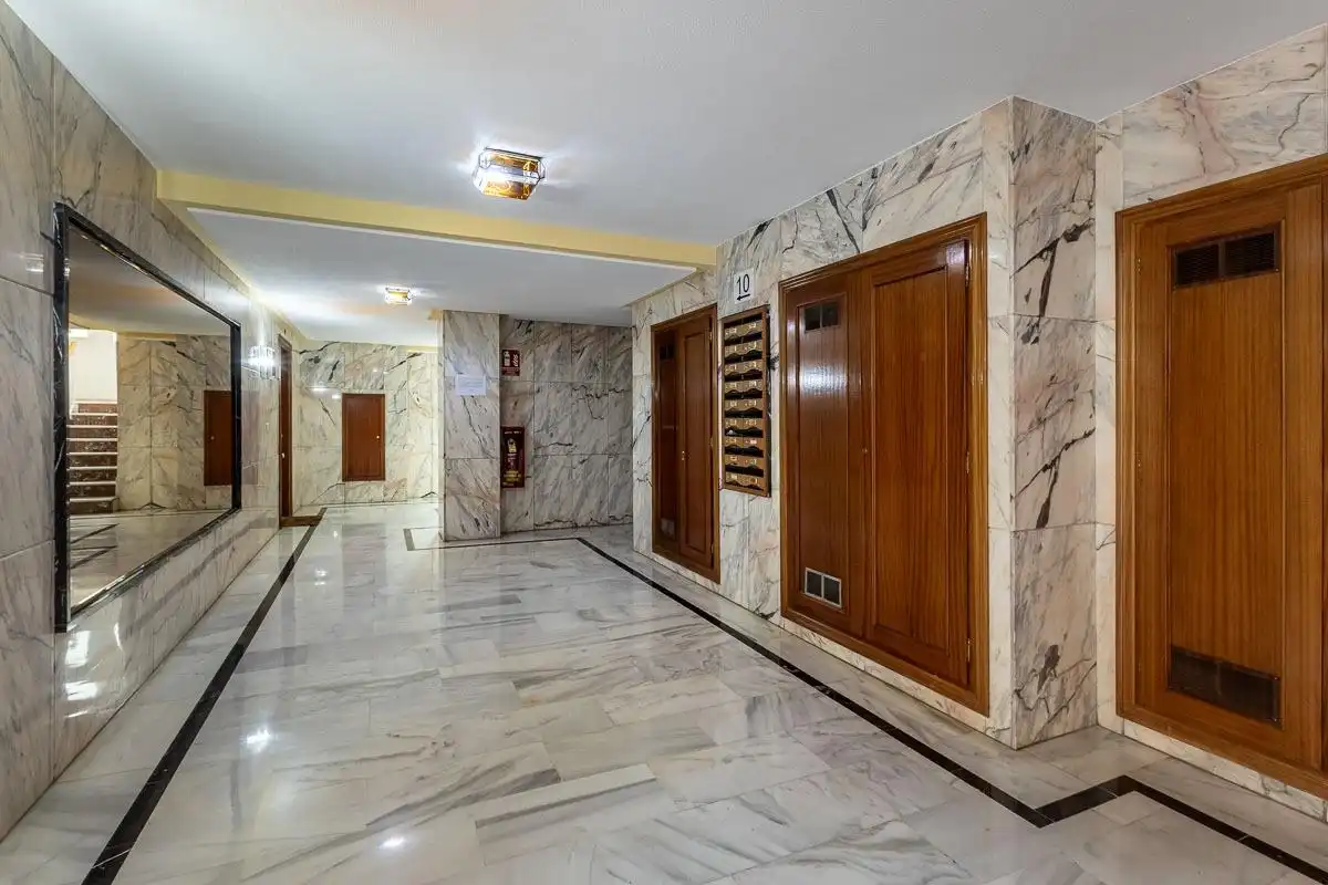 Flat for rent in Granada  with Balcony and Community pool