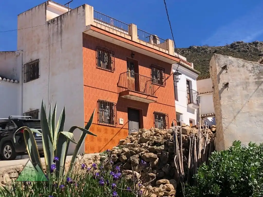 Vista exterior de Casa o xalet en venda en Alcaucín