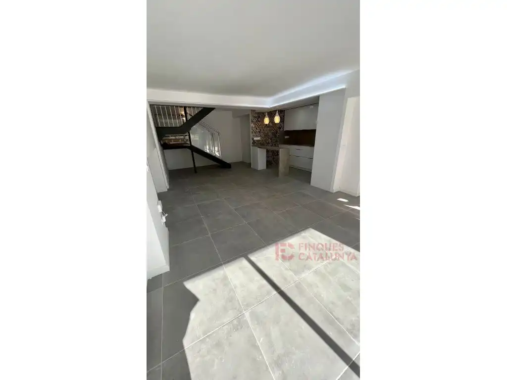 Planta baja en venta en Girona con Terraza y Balcón