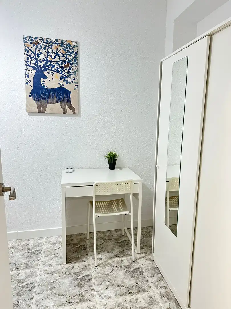 Habitació a Calle de Sáhara, 52, Los Rosales