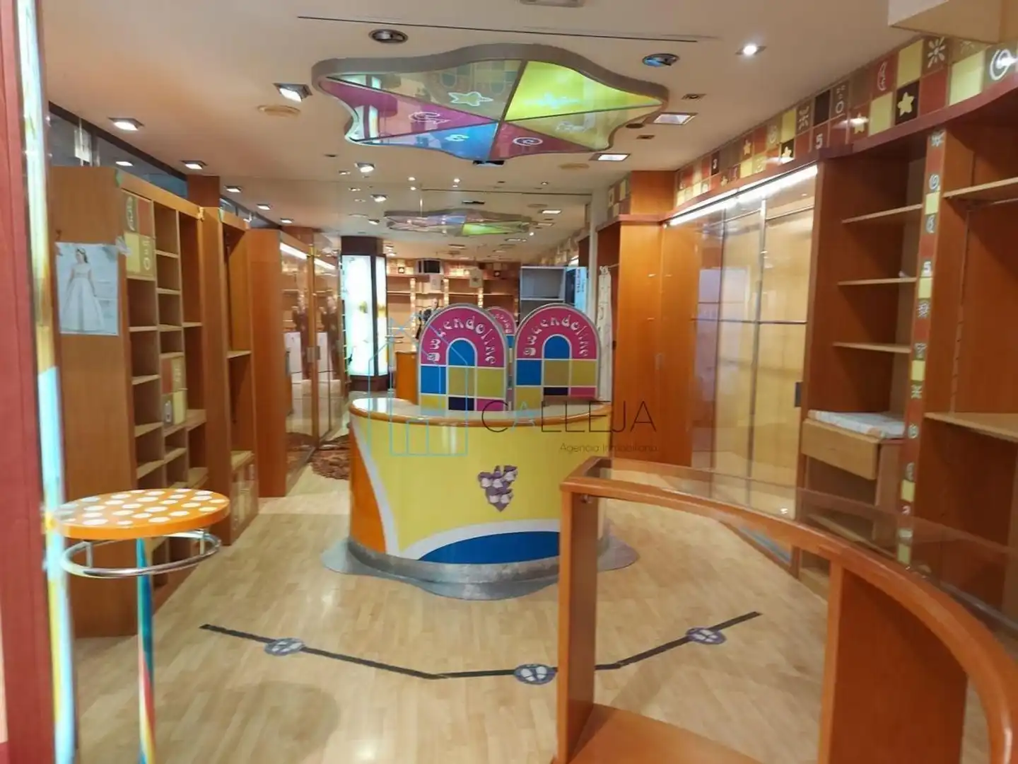 Locale commerciale in vendita a Calle Santo Domingo 64