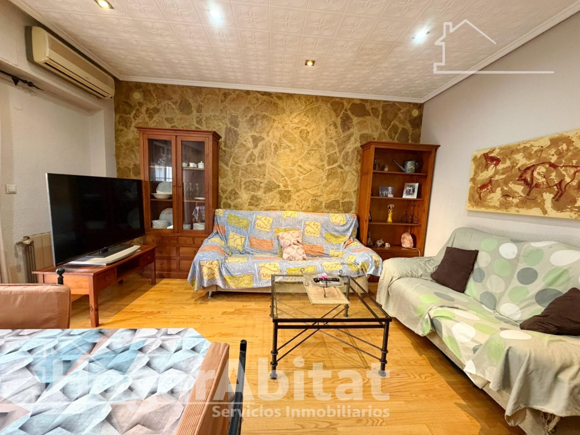 Sala de estar de Casa o chalet en venta en Paterna con Aire acondicionado, Terraza y Balcón
