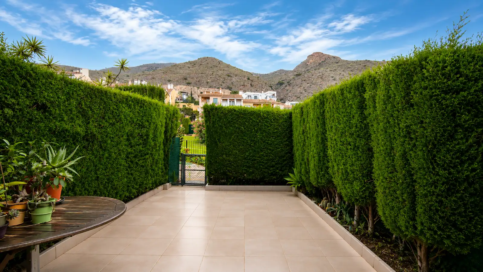Chalet con terraza en venta en Golf Bahía