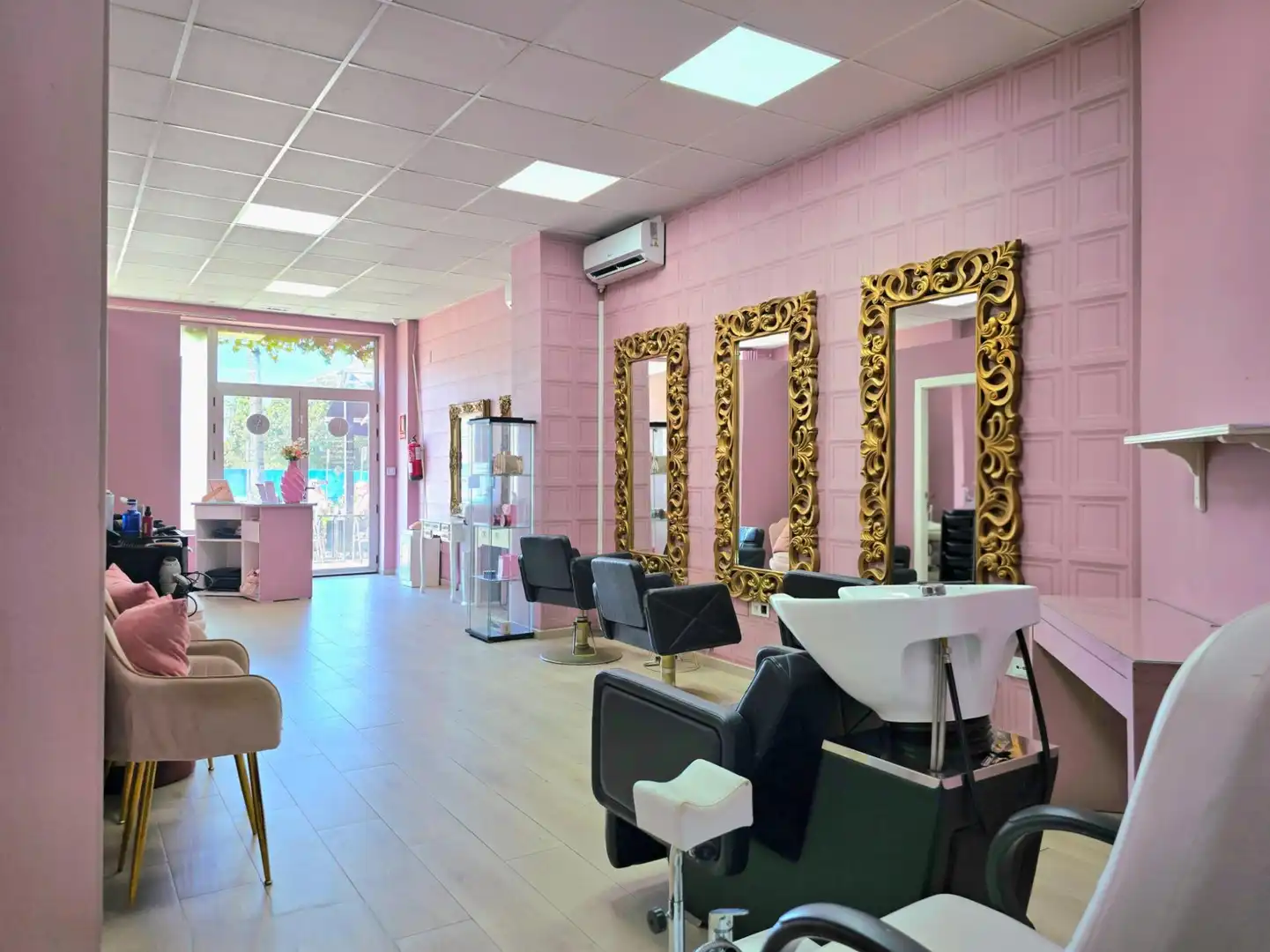 Commercial properties for rent in Marbella  with Air Conditioner and Furnished