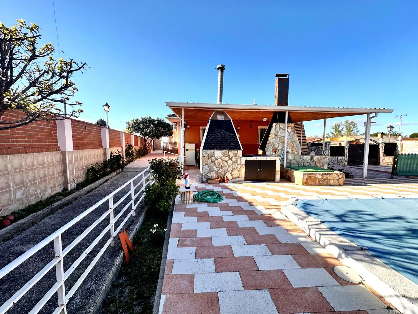 Garden of Houses for sale in Escalona  with Air Conditioner, Heating and Private garden