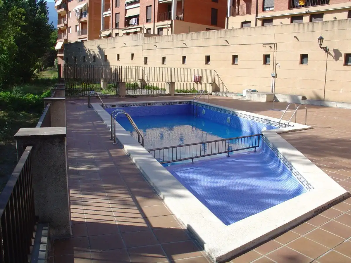 Piscina de Pis en venda en Boltaña amb Calefacció, Parquet i Terrassa