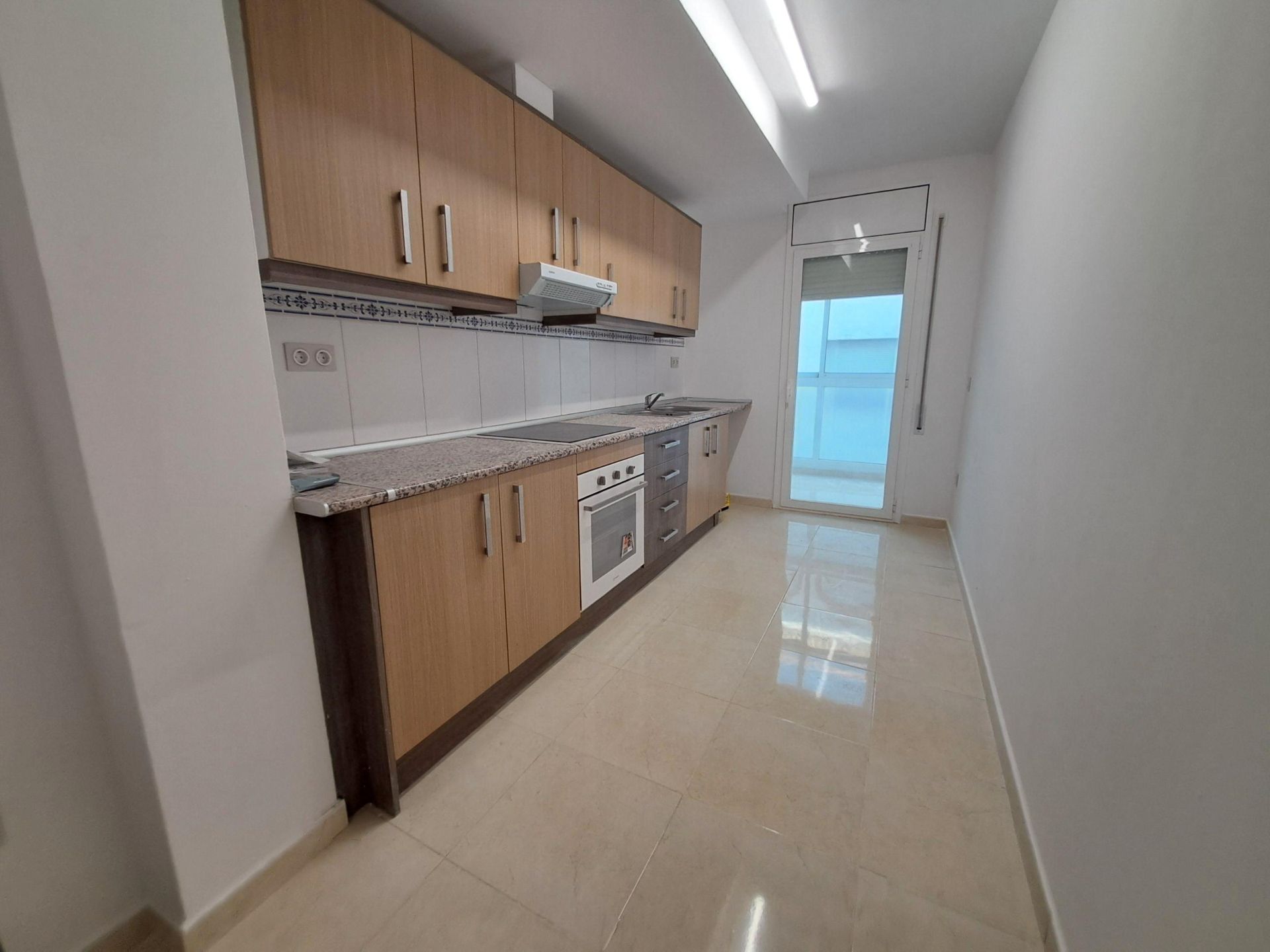 Cocina de Piso de alquiler en Móra d'Ebre con Horno, Lavadora y Balcón