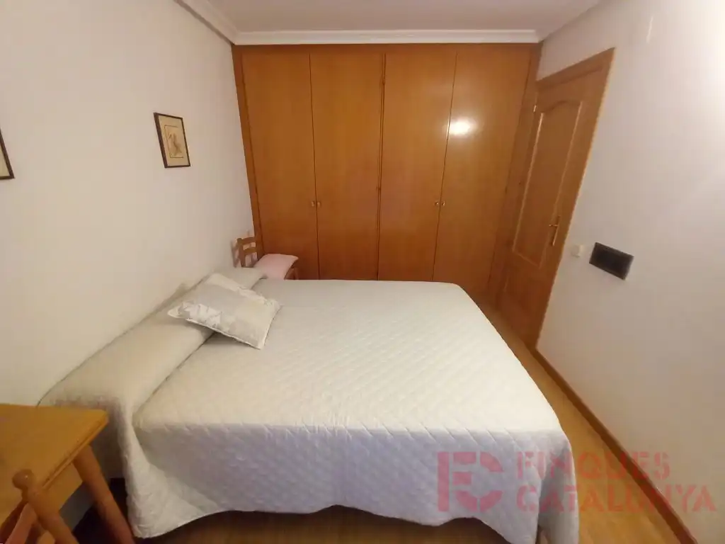 Dormitori de Pis en venda en Girona