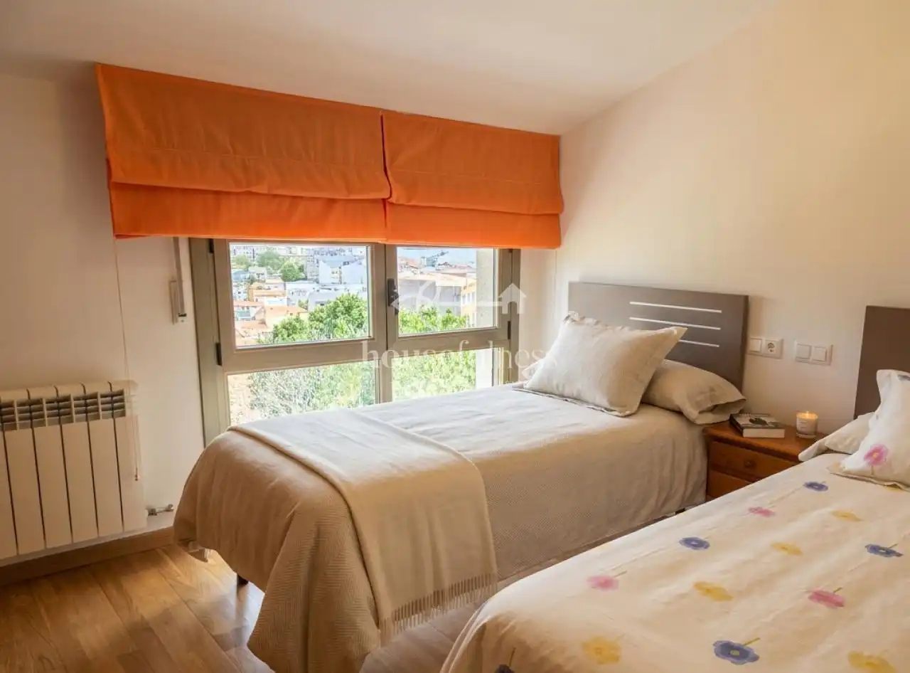 Schlafzimmer von Wohnung zum Verkauf in Mugardos mit Heizung, Terrasse und Abstellraum