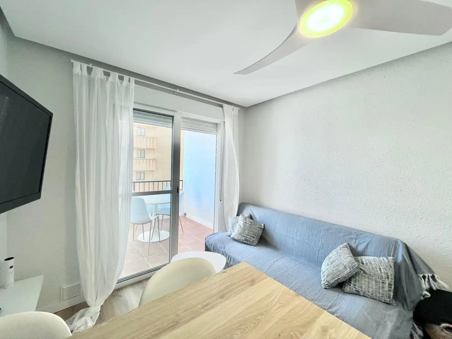 Terrassa de Apartament de lloguer en Torrevieja amb Calefacció, Moblat i Rentadora