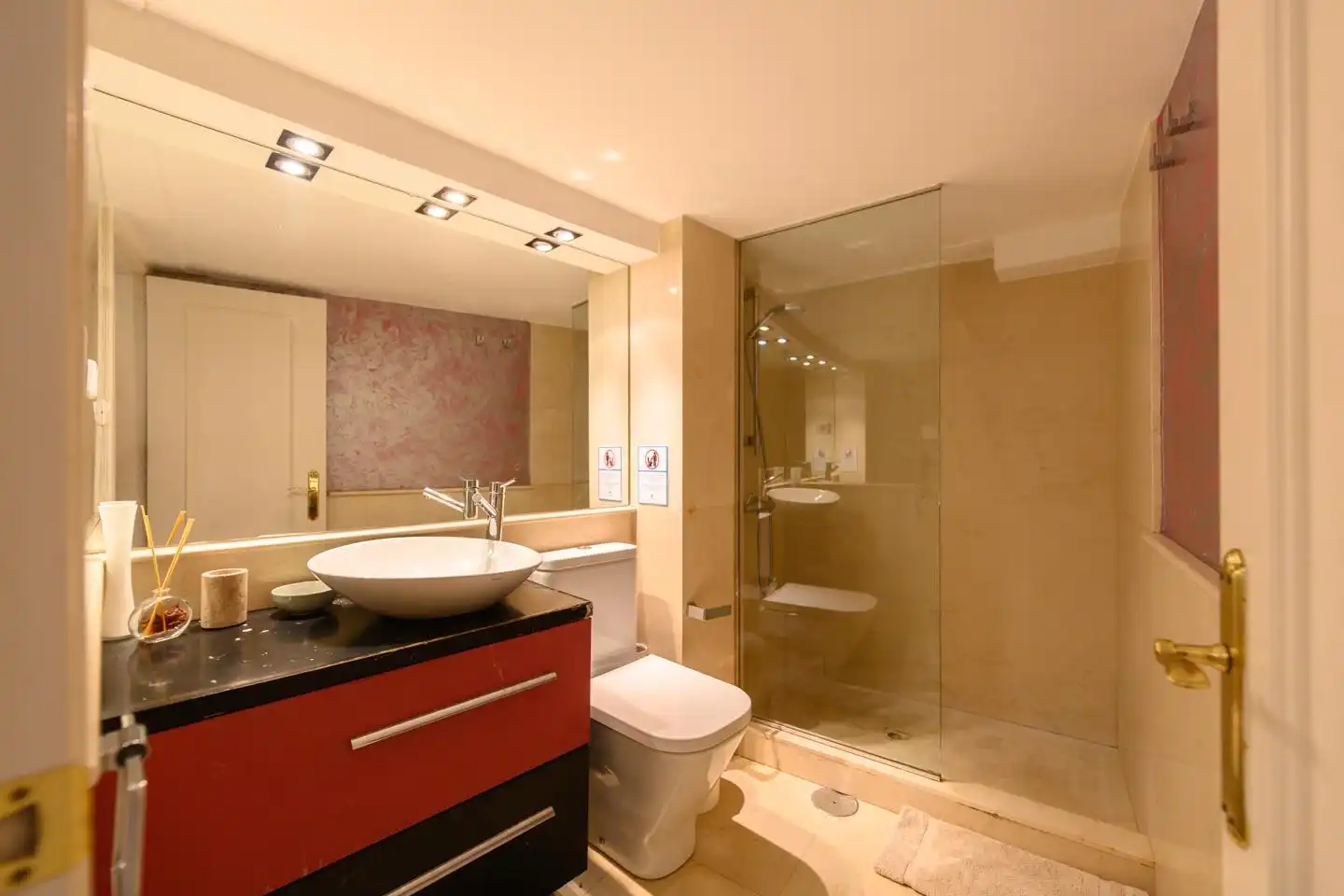 Badezimmer von Maisonette zur Miete in Madrid mit Klimaanlage, Möbliert und Internet