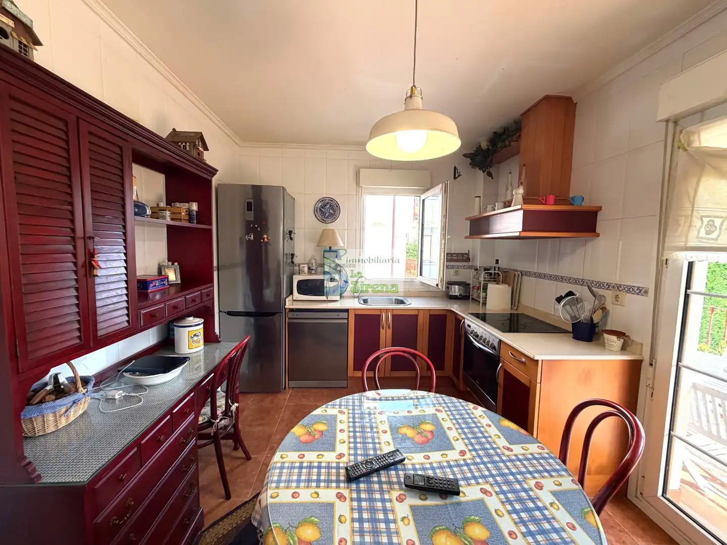Cocina de Casa o chalet en venta en Castro-Urdiales con Calefacción, Jardín privado y Terraza
