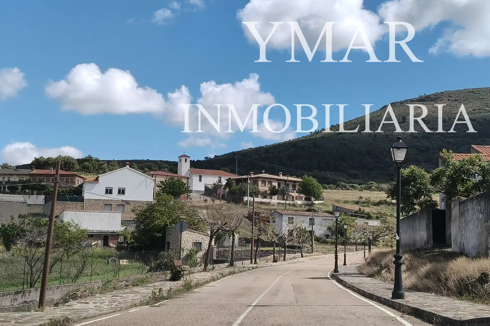 Vista exterior de Casa o chalet en venta en Robledo del Mazo con Calefacción y Amueblado