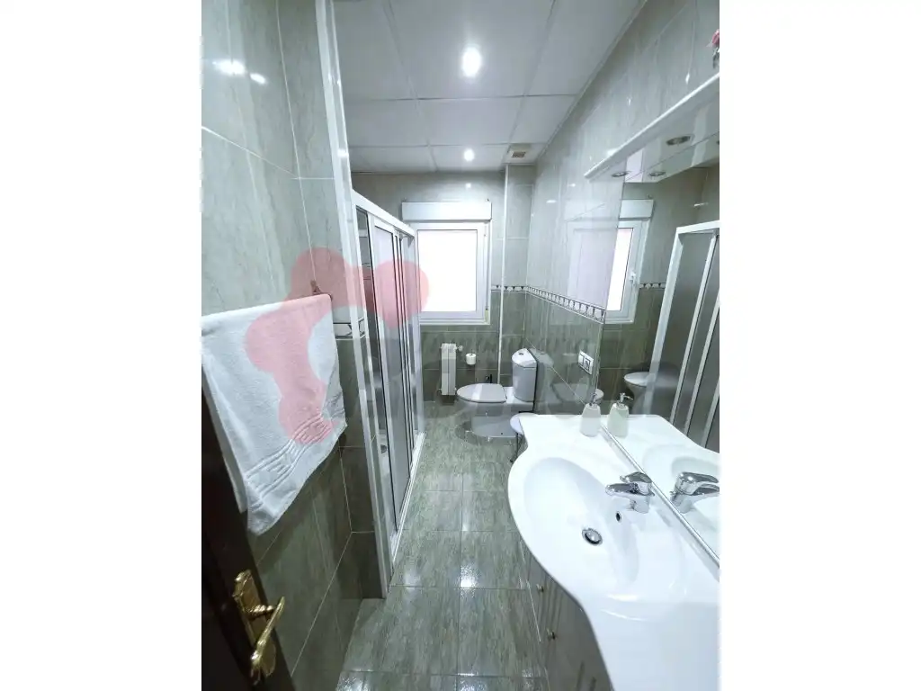 Badezimmer von Wohnungen zur Miete in Lugo mit Möbliert