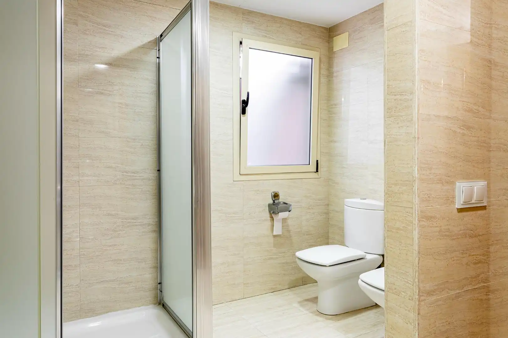 Baño de Piso de alquiler en Valencia con Aire acondicionado, Calefacción y Terraza