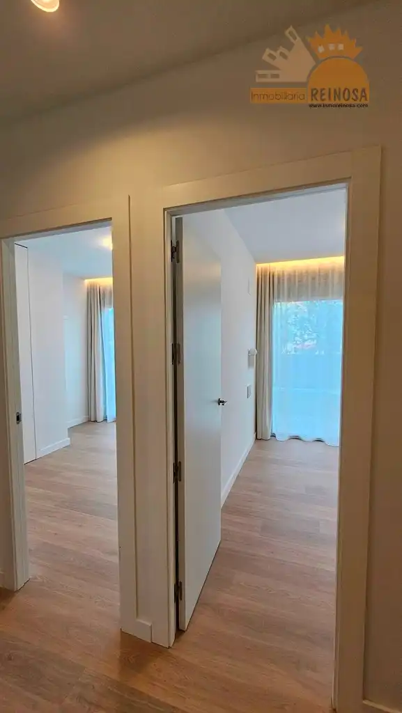 Habitación de Planta baja en venta en Molina de Segura con Aire acondicionado, Jardín privado y Parquet