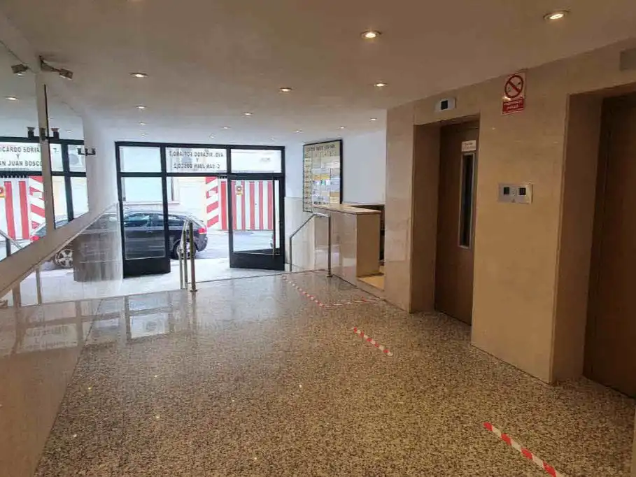 Office for rent in Marbella  with Air Conditioner, Heating and Terrace