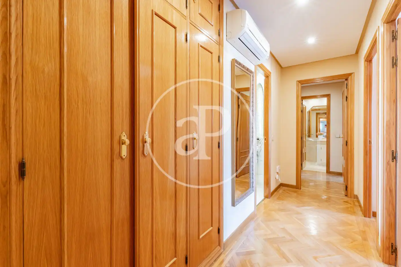 Flat for sale in Madrid  with Air Conditioner and Heating