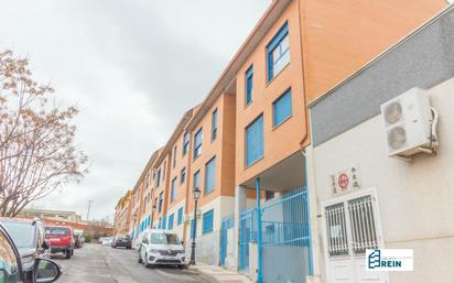 Vista exterior de Pis en venda en Recas amb Calefacció, Terrassa i Traster