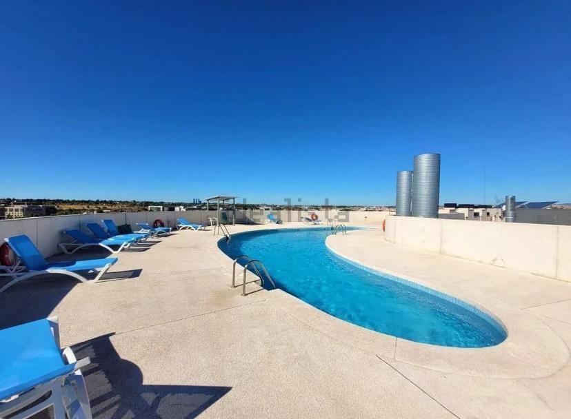 Piscina de Pis de lloguer en San Sebastián de los Reyes amb Aire condicionat i Piscina comunitària