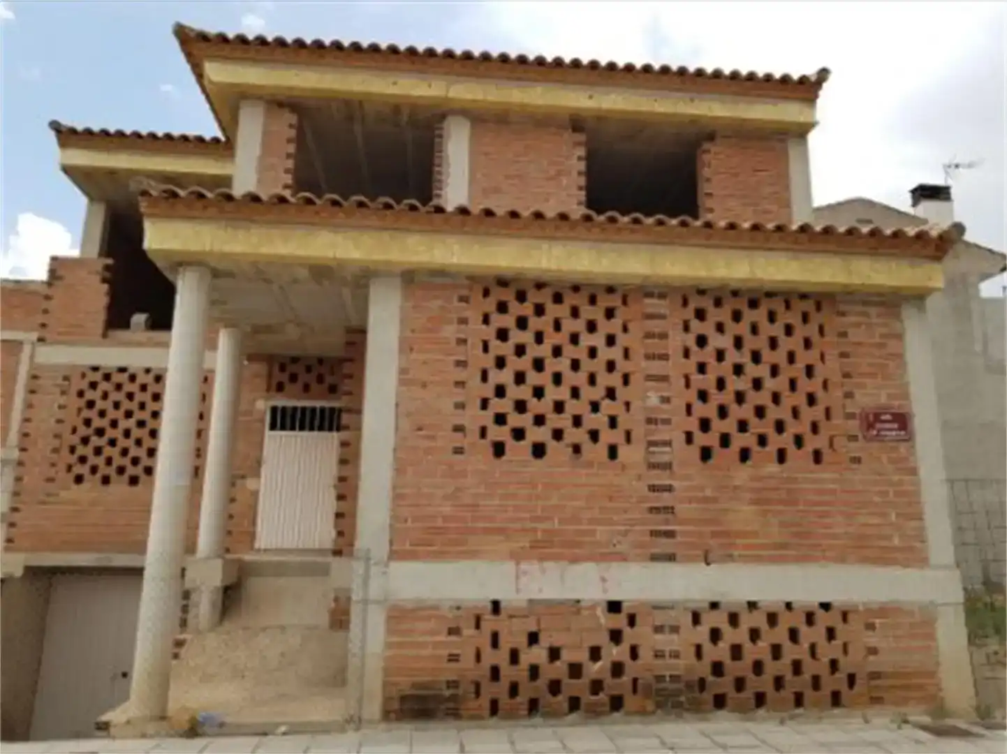 Vista exterior de Casa adosada en venta en Baza