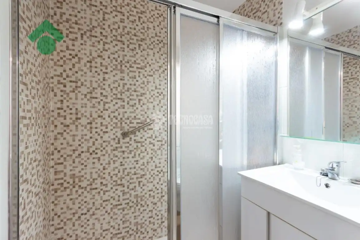Bathroom of Flat for sale in Almuñécar  with Air Conditioner