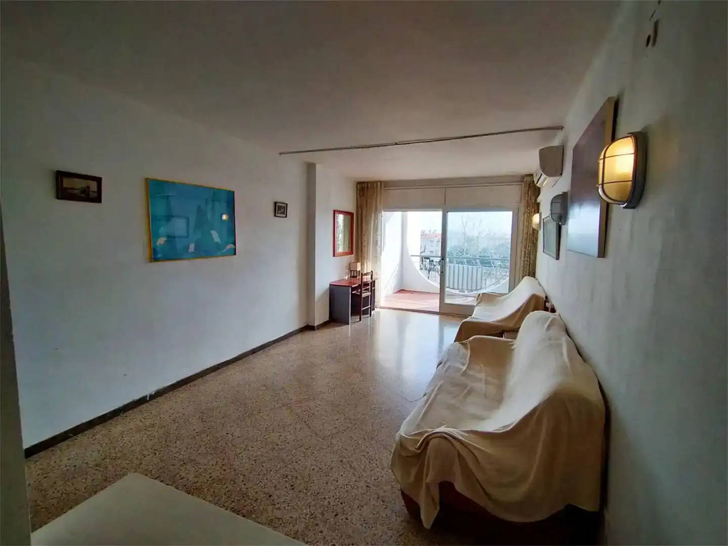 Sala d'estar de Estudi en venda en Empuriabrava amb Aire condicionat