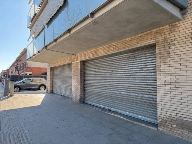 Local comercial en Venta en Abrera