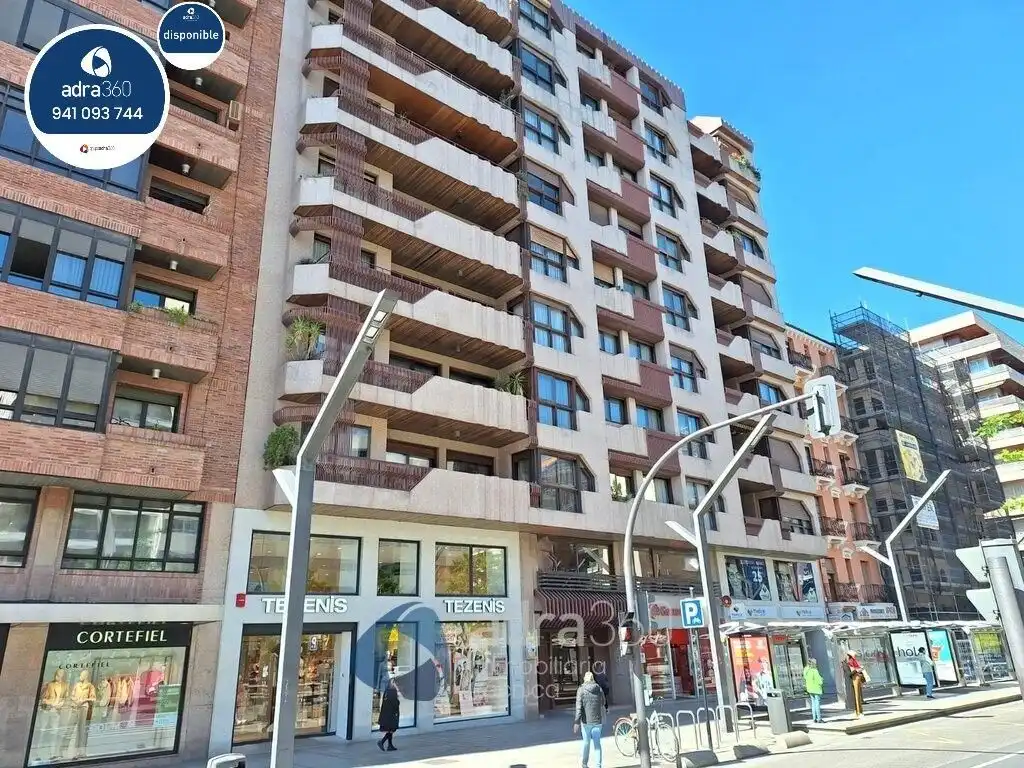 Piso con ascensor en venta en Gran Via Juan carlos I