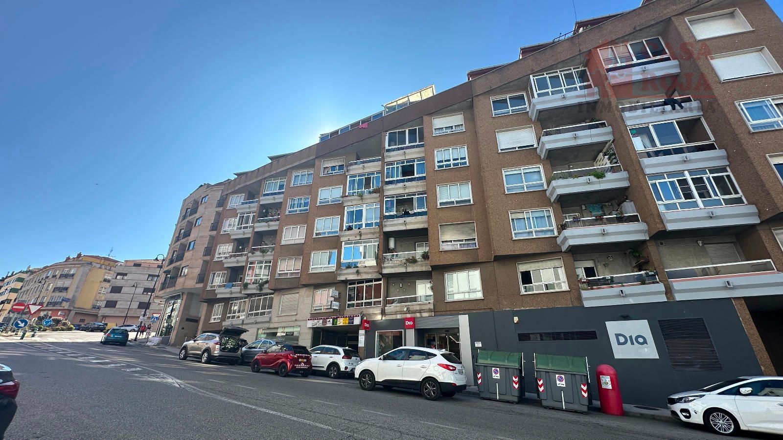 Vista exterior de Àtic en venda en Cangas  amb Terrassa i Traster
